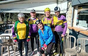 Sortie sympa d'un groupe du flassans cyclo club...vélo loisirs par la force des choses, une bande de copains qui s'agrandira ou s amenuisera suivant l'état 'de chacun. 20 de moyenne, groupirrr, arrêt-buffet au lac de Carces...il manquait Arnaud à l'appel ! BELLE APRÈS MIDI. 

Belle occasion de ramener des 'individuels' dans le giron du club

A refaire. 